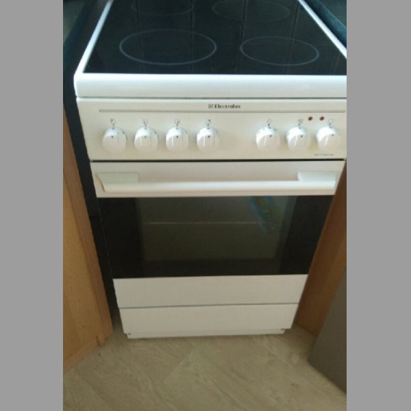 sklokeramický sporák Electrolux EKC511501W