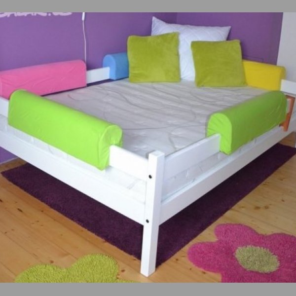 Nová bílá postel z masívu 120x200 cm, česká výroba